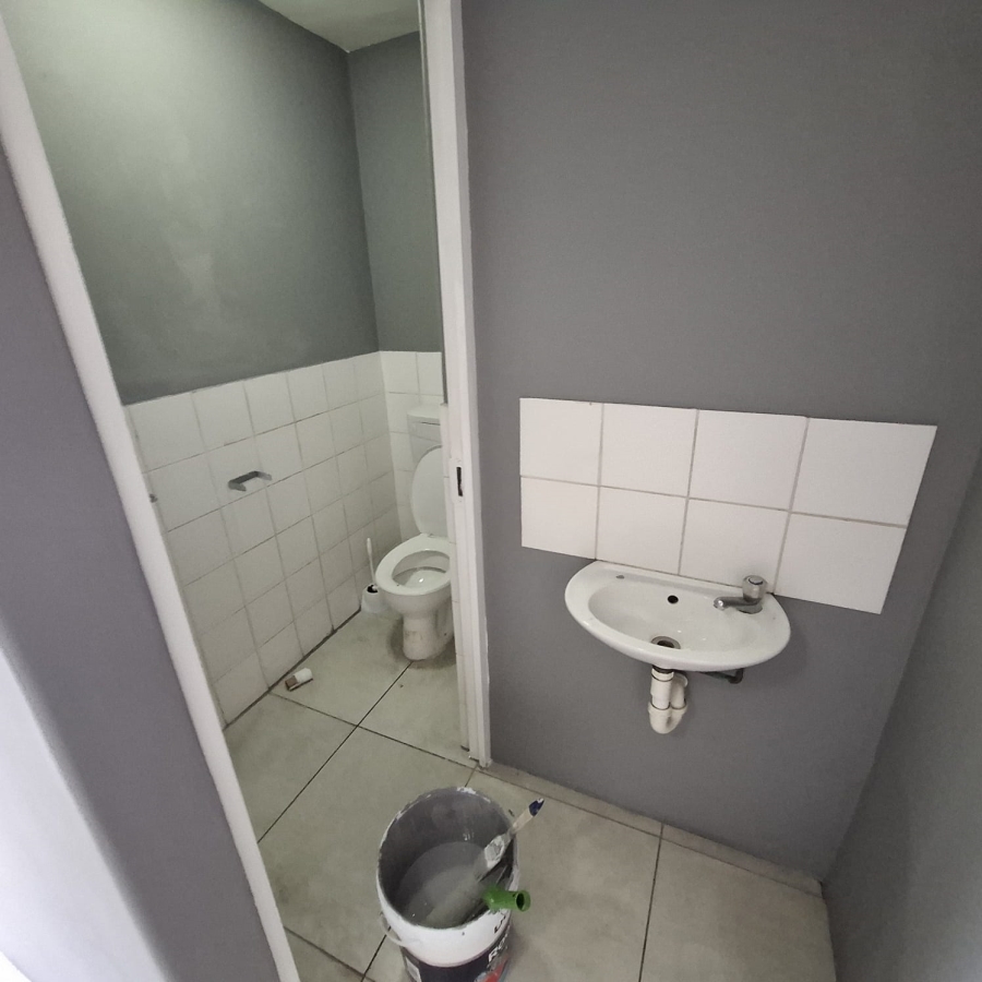 To Let commercial Property for Rent in Stikland Western Cape